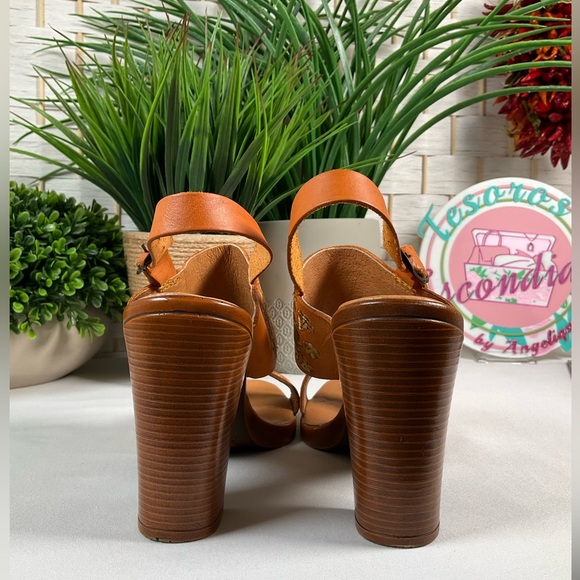 Premium Leather Block Heeled Open Toe Sandals w/Buckle Strap - 7 (24) - Picture 3 of 5